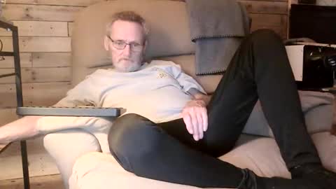 Snapshot of lovesex6565 chatting on 6, 4, 2026 just here to have fun and cum online show from 6, 4, 2026