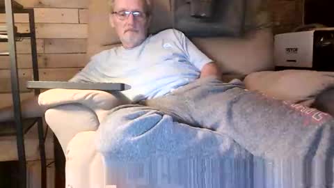 Snapshot of lovesex6565 chatting on 20, 4, 2026 just here to have fun and cum online show from 20, 4, 2026