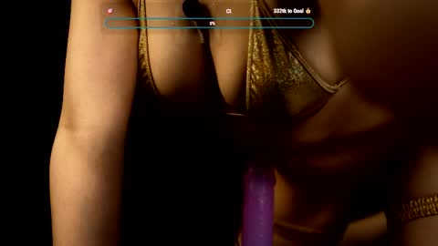 Snapshot of loveybell chatting on 2, 11, 2025 Loveybell online show from 2, 11, 2025