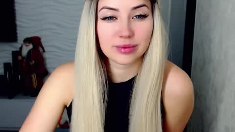 Snapshot of loveydovey88 chatting on 15, 12, 2024 Rosie online show from 15, 12, 2024