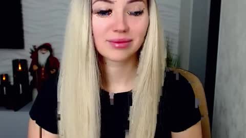 Snapshot of loveydovey88 chatting on 19, 12, 2024 Rosie online show from 19, 12, 2024