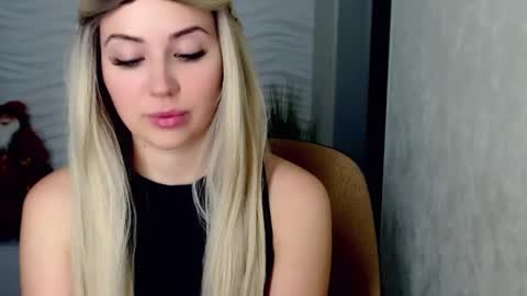 Snapshot of loveydovey88 chatting on 23, 12, 2024 Rosie online show from 23, 12, 2024