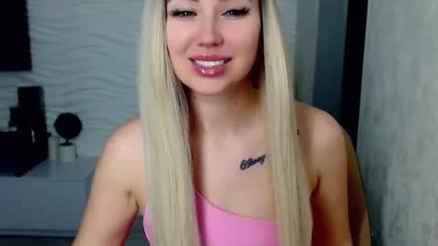 Snapshot of loveydovey88 chatting on 10, 1, 2025 Rosie online show from 10, 1, 2025