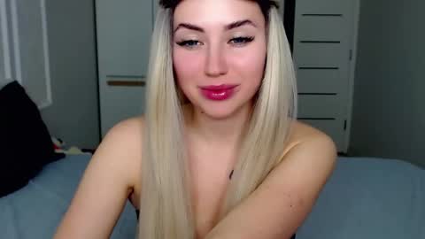 Snapshot of loveydovey88 chatting on 19, 1, 2025 Rosie online show from 19, 1, 2025