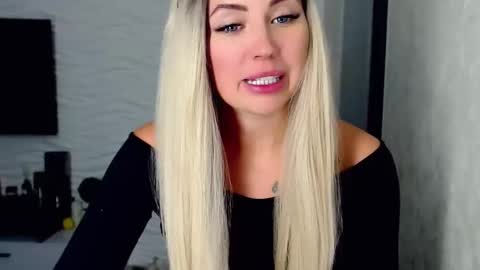 Snapshot of loveydovey88 chatting on 9, 2, 2025 Rosie online show from 9, 2, 2025