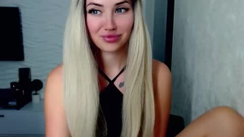 Snapshot of loveydovey88 chatting on 13, 3, 2026 Rosie online show from 13, 3, 2026