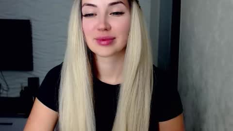 Snapshot of loveydovey88 chatting on 10, 4, 2026 Rosie online show from 10, 4, 2026