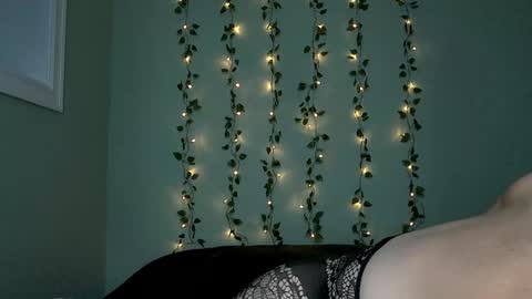 Snapshot of lovingsummer chatting on 6, 11, 2025 Summer online show from 6, 11, 2025