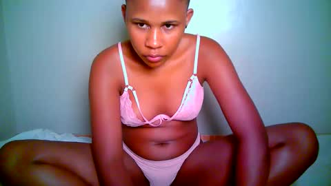 Snapshot of lovly_kam chatting on 24, 10, 2025 lovly_kam online show from 24, 10, 2025