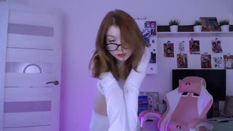 Snapshot of lower_angel chatting on 13, 12, 2024 Loly online show from 13, 12, 2024