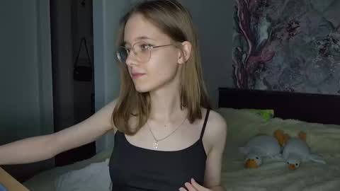 Snapshot of lowress chatting on 7, 3, 2025 Karmell online show from 7, 3, 2025