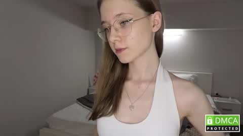 Snapshot of lowress chatting on 4, 11, 2025 Karmell online show from 4, 11, 2025