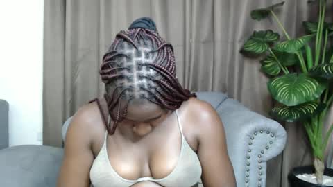 Snapshot of loyalcutie chatting on 18, 1, 2025 loyalcutie online show from 18, 1, 2025