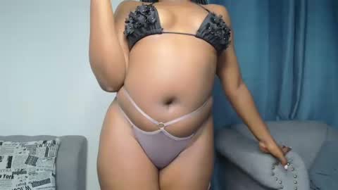 Snapshot of loyalcutie chatting on 15, 11, 2025 loyalcutie online show from 15, 11, 2025