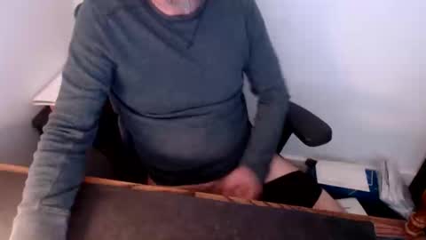 Snapshot of lreed090 chatting on 23, 4, 2026 lreed090 online show from 23, 4, 2026