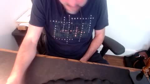 Snapshot of lreed090 chatting on 8, 5, 2026 lreed090 online show from 8, 5, 2026