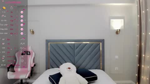 lu_mina online show from 11, 1, 2025