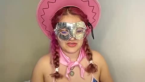 Snapshot of luana363 chatting on 19, 12, 2024 luana363 online show from 19, 12, 2024