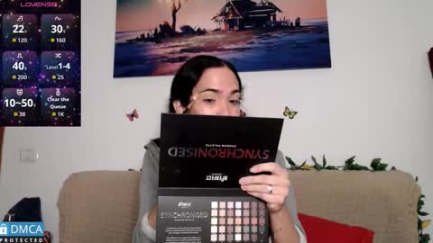 luara_ online show from 18, 11, 2025