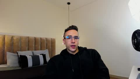 luca_morettii online show from 19, 9, 2025