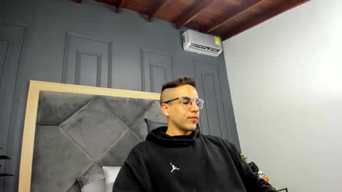 luca_morettii online show from 7, 10, 2025