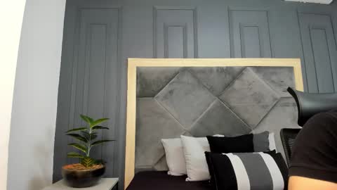 luca_morettii online show from 12, 11, 2025