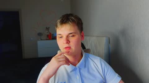 Snapshot of lucas_dany chatting on 16, 12, 2025 Lucas Gill online show from 16, 12, 2025