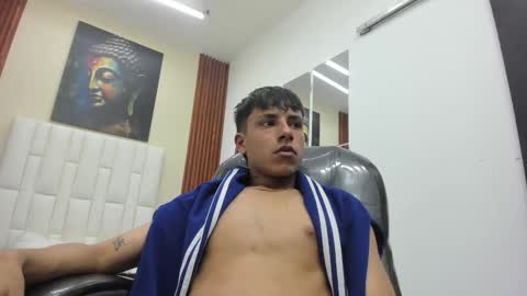 Snapshot of lucas_rivass chatting on 20, 12, 2025 LUCAS RIVAS online show from 20, 12, 2025