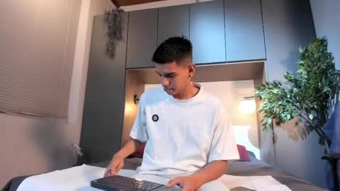 Snapshot of lucca_moreti chatting on 1, 6, 2026 Lucca Moreti online show from 1, 6, 2026