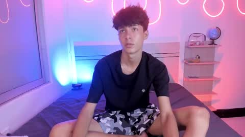 Luccas Ferreira online show from 4, 11, 2025