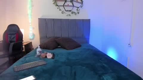 Lucero  online show from 10, 2, 2026