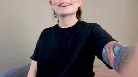 Snapshot of luci_fer15 chatting on 12, 3, 2025 Luci y Fer online show from 12, 3, 2025