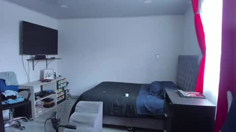 Snapshot of lucia_fuster chatting on 28, 1, 2025 Lucia online show from 28, 1, 2025
