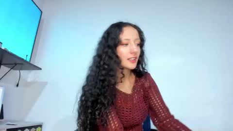 Snapshot of lucia_fuster chatting on 10, 10, 2025 Lucia online show from 10, 10, 2025
