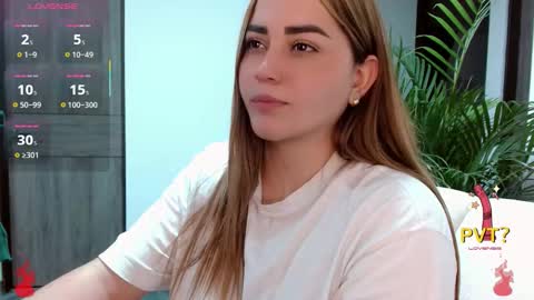 lucia star  online show from 28, 10, 2025