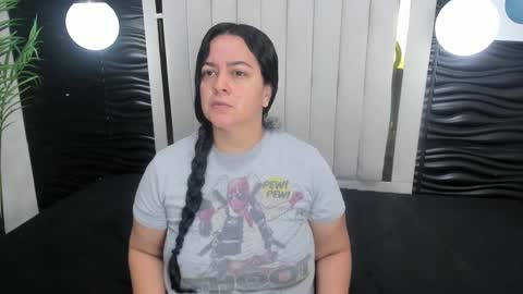 Lucia Vonne online show from 18, 2, 2025