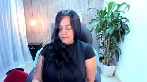 Lucia Vonne online show from 23, 9, 2025