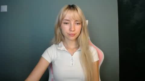 Snapshot of luciacam20 chatting on 10, 6, 2026 Lucy online show from 10, 6, 2026