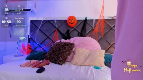 Snapshot of luciacollinss_ chatting on 29, 10, 2025 Lucia online show from 29, 10, 2025