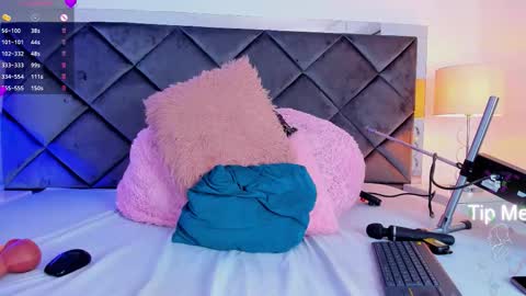 Snapshot of luciacollinss_ chatting on 26, 11, 2025 Lucia online show from 26, 11, 2025