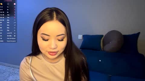 Snapshot of lucialostroh chatting on 18, 12, 2025 Kira online show from 18, 12, 2025