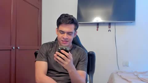 Snapshot of lucian_gomez chatting on 5, 10, 2025 Lucian Gomez online show from 5, 10, 2025