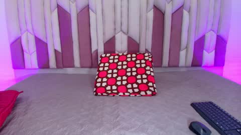 instagram luciana417  online show from 16, 10, 2025