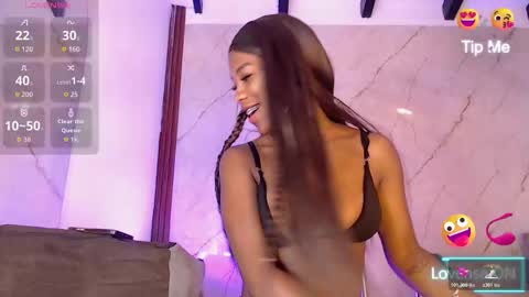 Snapshot of lucianaamorena chatting on 5, 11, 2025 Luciana Morena online show from 5, 11, 2025