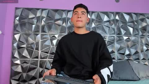 Snapshot of luciano_ciro chatting on 3, 3, 2026 Luciano online show from 3, 3, 2026