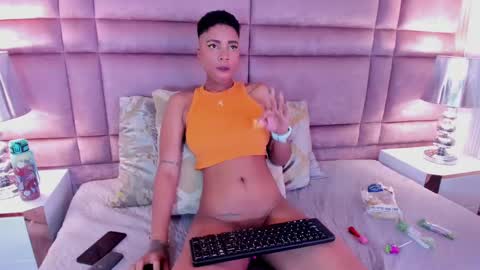  lucia wallace  online show from 13, 2, 2025