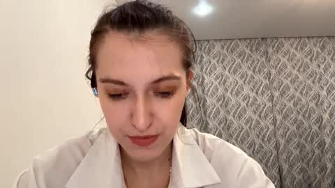 Snapshot of lucibeveridge chatting on 21, 11, 2025 Mary online show from 21, 11, 2025