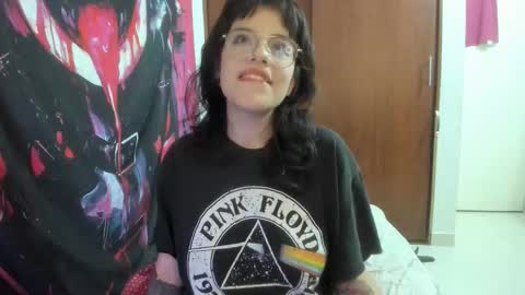 Snapshot of luciferrx666 chatting on 17, 12, 2025 camila online show from 17, 12, 2025