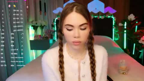 Snapshot of lucifiella chatting on 17, 11, 2025 MimiFors online show from 17, 11, 2025