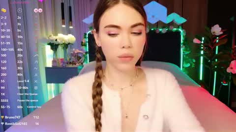 Snapshot of lucifiella chatting on 23, 11, 2025 MimiFors online show from 23, 11, 2025